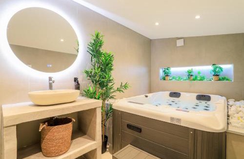 Lens Apartment | Bali Lodge - Evasion balinaise - Jaccuzzi - Sauna