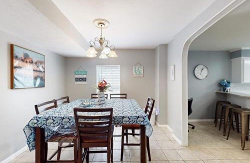 Flour Bluff House | Bali Shores Getaway