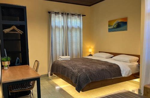 Pratama House | Balinese 4BR Home -Scenic Stroll to Nusa Dua Beach