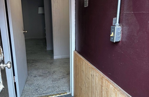 Cawker City House | Ball Of Twine Inn Cozy 1 bedroom stay in Cawker City, Ks. 1 mi. to Waconda Lake