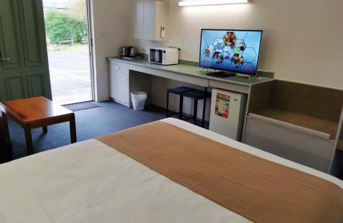 Ballarat East Hotel | Ballarat Eureka Lodge Motel