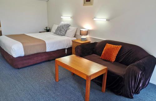 Ballarat East Hotel | Ballarat Eureka Lodge Motel