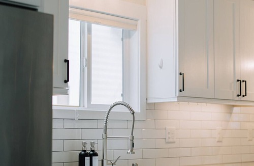 Ballard Apartment | Ballard Craftsman | Sleeps 10 | A/C, BBQ & Firepit