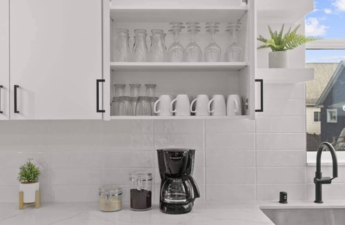 Whittier Heights Condo | Ballard Hangout - Arcade, Covered deck, Sleeps 10!