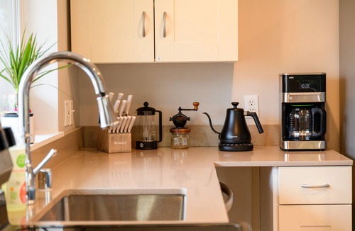 Sunset Hill Cottage | Ballard - Sunset Hill Guest House