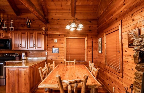 Ponca Condo | Balloon Cabin - Great Buffalo River Group Getaway