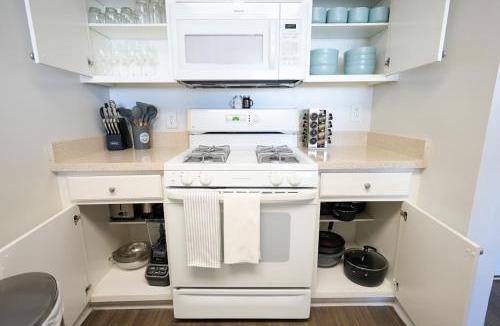 Ballston Apartment | Ballston Getaway King Suite