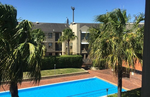 Balmain Apartment | Balmain Dockside 1 bus or ferry stop to CBD