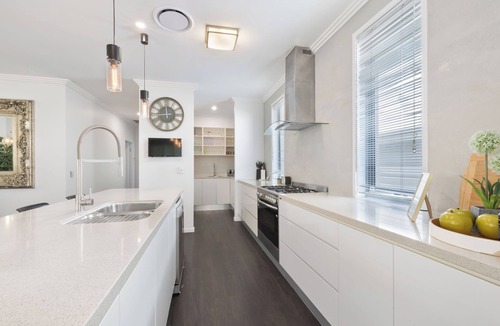 Balmoral House | Balmoral House Retreat Pool & Spa