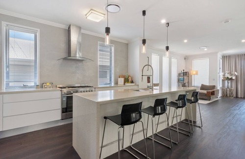 Balmoral House | Balmoral House Retreat Pool & Spa