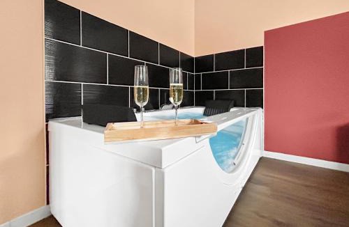 Tourcoing Apartment | Balnéo Privée Wifi Fibre Chic & Détente Romantique