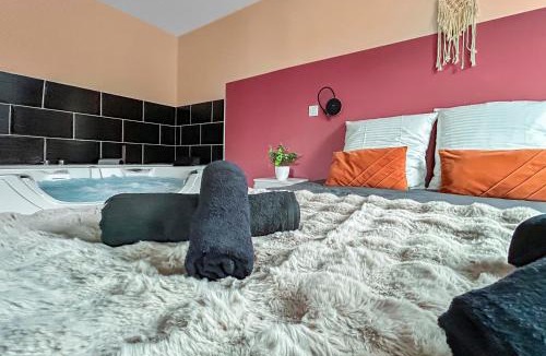 Tourcoing Apartment | Balnéo Privée Wifi Fibre Chic & Détente Romantique