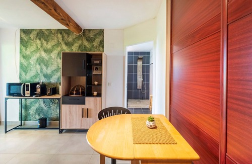 Mauleon-d'Armagnac Bed & Breakfast | Balneo Guest Room with Air Conditioning – Relaxation, Spa and Nature in Gascony