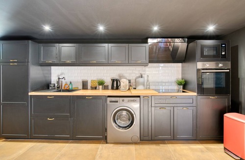 Grisolles Villa | BALNEO SPA LOFT
