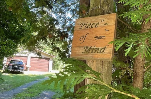 Victoria Road Cottage | Balsam Lake Beauty! Waterfront in the Kawarthas! Sleeps 10!