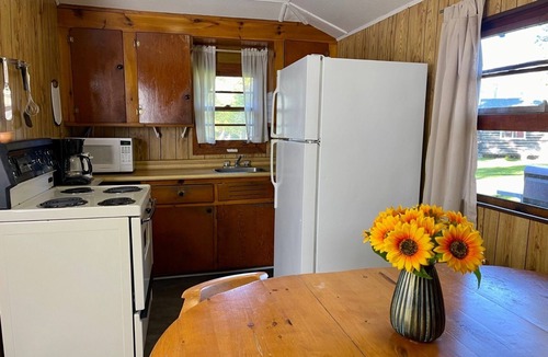 Rosedale Cottage | Balsam Lake Villa Cottages: 3-Bedroom Cottage #4