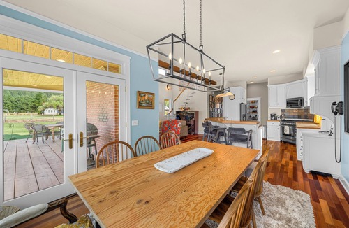 Plain House | Balsamroot - Elegant and Expansive Escape