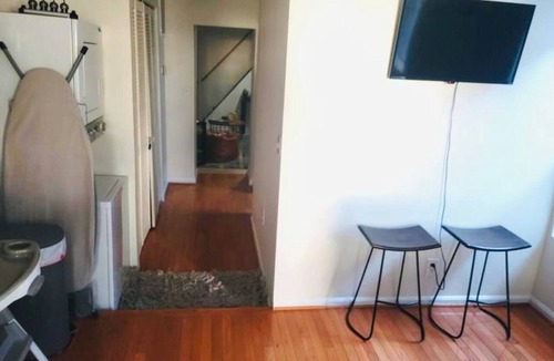 Downtown Baltimore Apartment | Baltimore Beauty! Johns Hopkins! Private Parking!