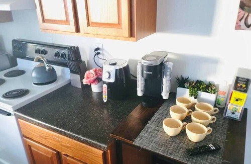 Downtown Baltimore Apartment | Baltimore Beauty! Johns Hopkins! Private Parking!