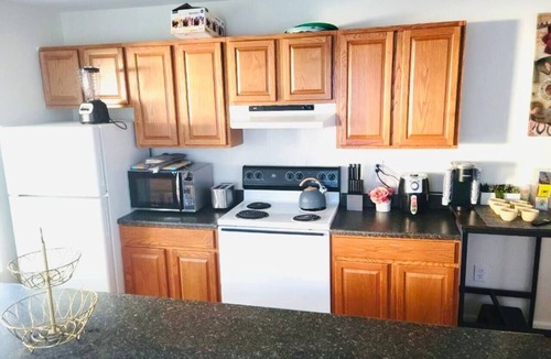 Downtown Baltimore Apartment | Baltimore Beauty! Johns Hopkins! Private Parking!