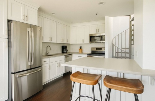 SoNo Apartment | Baltimore Place