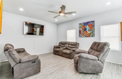 Easterwood House | Baltimore Townhome w/Private Rooftop Patio!