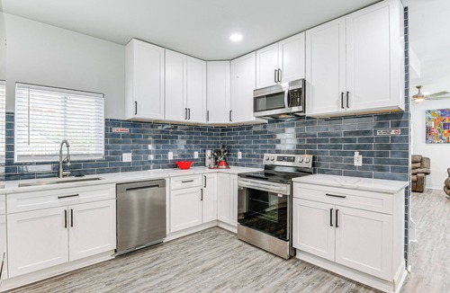 Easterwood House | Baltimore Townhome w/Private Rooftop Patio!