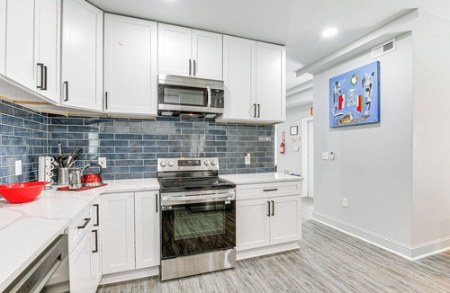 Easterwood House | Baltimore Townhome w/Private Rooftop Patio!