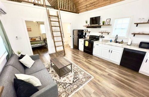 Albertville House | Bama Bobcat Cabin on Lake, Arcade, Inflatables