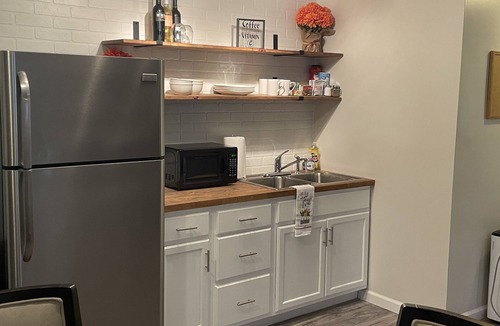 Antioch House | Bamboo Beauty - Basement Studio near BNA