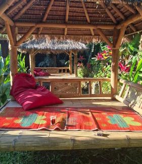 Kecamatan Sikur House | Bamboo Craft Homestay