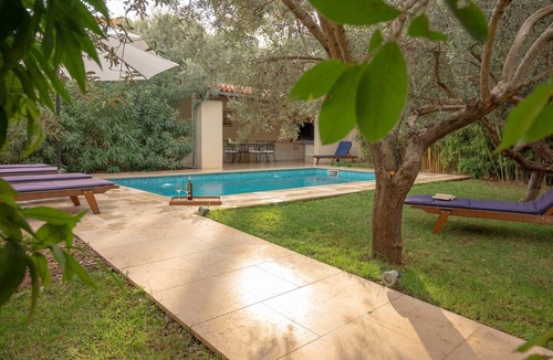 Gregovica House | Bamboo Garden Oasis with Pool