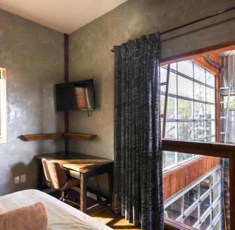 Logan Heights House | Bamboo Loft 6BR, 24 guests