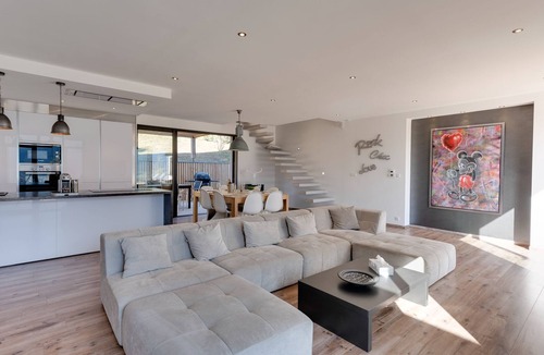 Lathuile Villa | Bamboo Villa