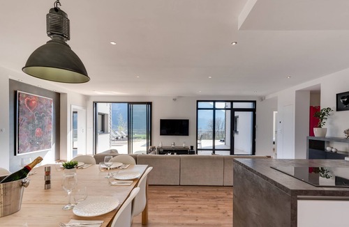 Lathuile Villa | Bamboo Villa