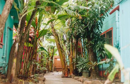 Wailuku Hostel | Banana Bungalow Maui Hostel