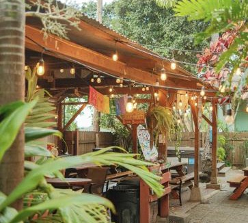Wailuku Hostel | Banana Bungalow Maui Hostel