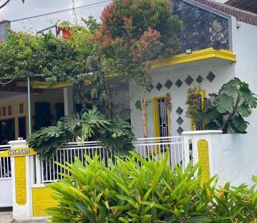 Kalipuro House | Banana Homestay