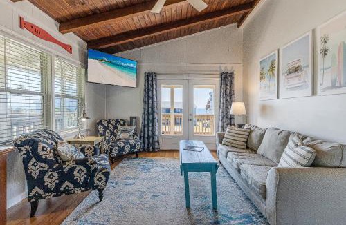 Oak Island House | Banana Pancakes