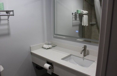 Bancroft Hotel | Bancroft Inn & Suites