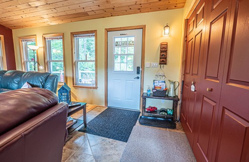 Bancroft Cottage | Bancroft - Rock Lake House Lakefront Retreat