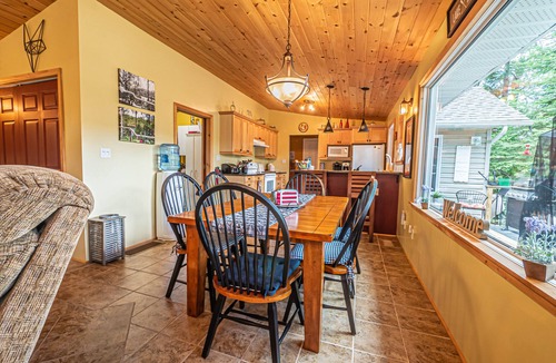 Bancroft Cottage | Bancroft - Rock Lake House Lakefront Retreat