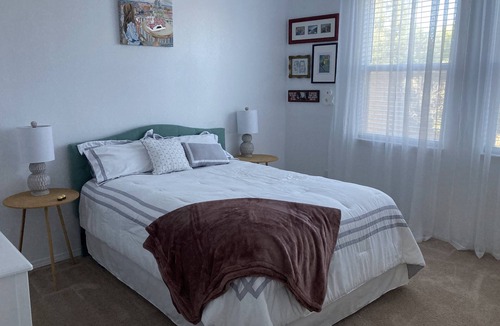 Ranchito Bed & Breakfast | Bandelier Relax! Room for your Balloon Fiesta stay!