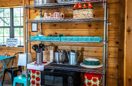 Bandera House | Bandera Box Guesthouse