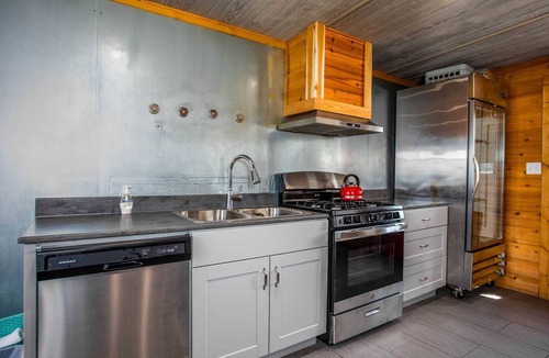 Bandera House | Bandera Box Guesthouse
