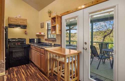 Bandera Cabin | Bandera Stronghold Crazy Horse