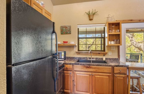 Bandera Cabin | Bandera Stronghold Crazy Horse