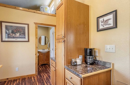 Bandera Cabin | Bandera Stronghold Crazy Horse