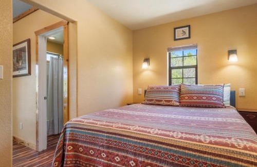 Bandera House | Bandera Stronghold - Crazy Horse Cabin