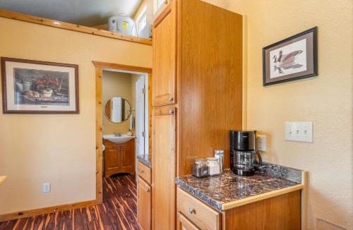 Bandera House | Bandera Stronghold - Crazy Horse Cabin